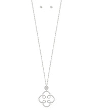 Load image into Gallery viewer, Geo Flower Pendant Necklace Set
