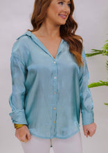 Load image into Gallery viewer, Modern V Neck Button Up- Mint
