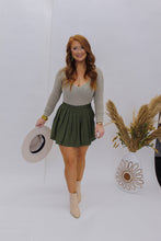 Load image into Gallery viewer, Ginny Pleaded Skort- Olive
