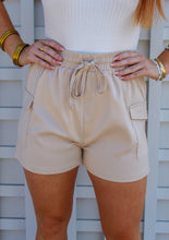 Load image into Gallery viewer, Kathryn Cargo Shorts- Ecru
