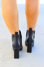 Load image into Gallery viewer, Setting Chucky Heel Bootie- Black
