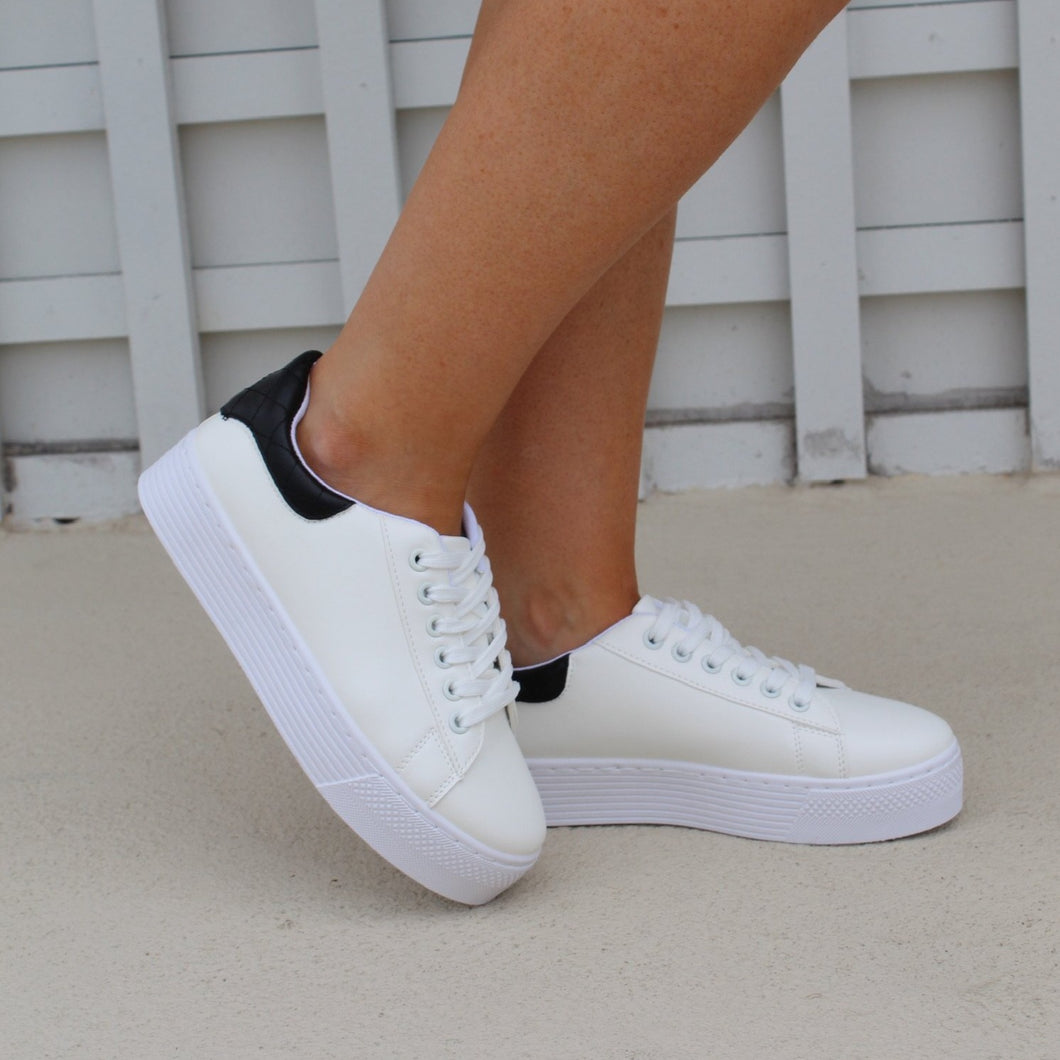 Wren Black & White Sneakers